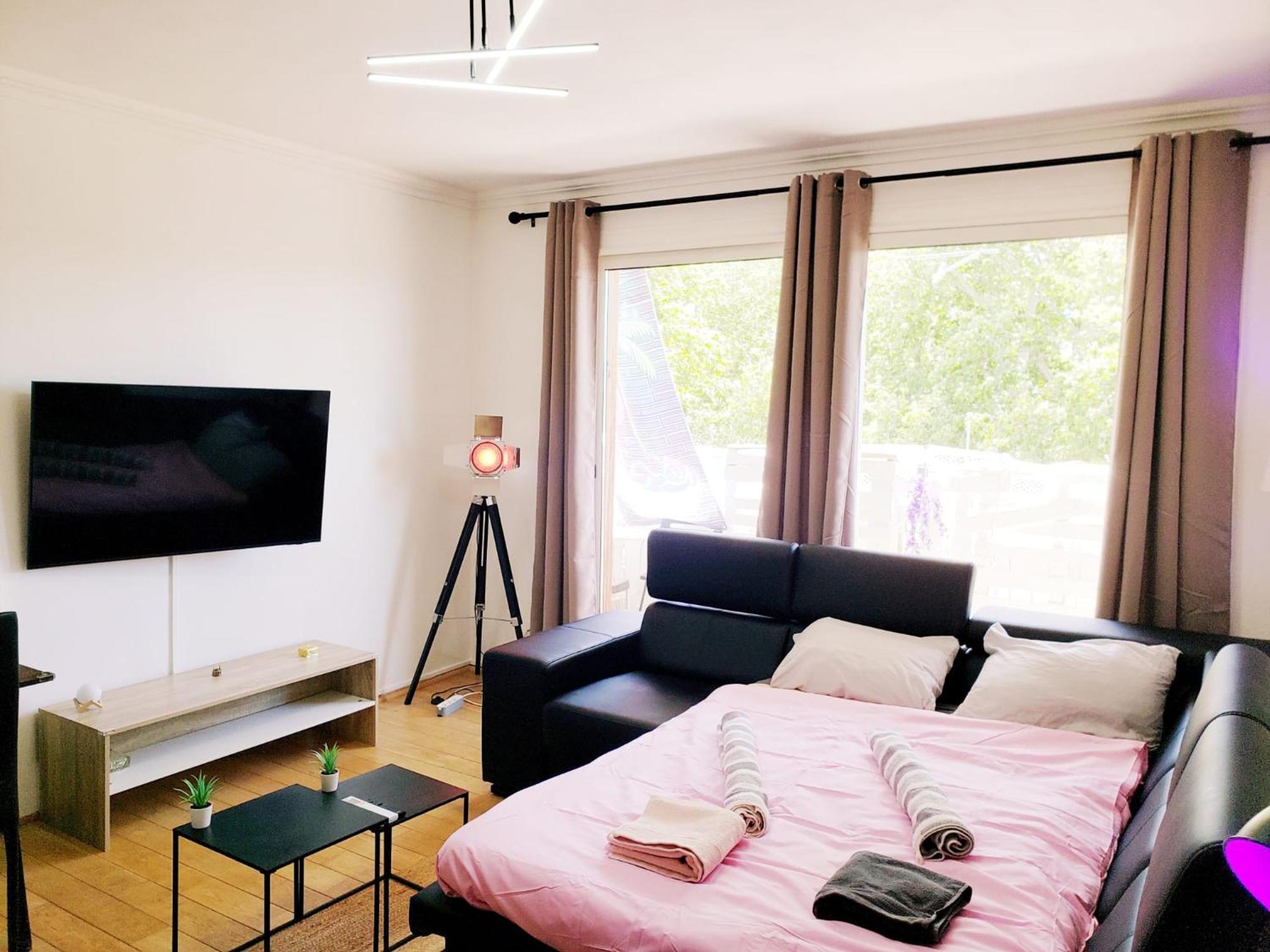 Air Conditioned Residential Suite From 1 To 6 - Bathtubs In Rooms - Self-Arrival - Wifi - Laundry - Parking Avignon Exteriér fotografie