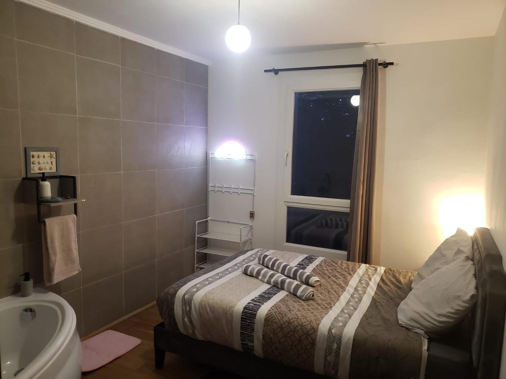 Air Conditioned Residential Suite From 1 To 6 - Bathtubs In Rooms - Self-Arrival - Wifi - Laundry - Parking Avignon Exteriér fotografie