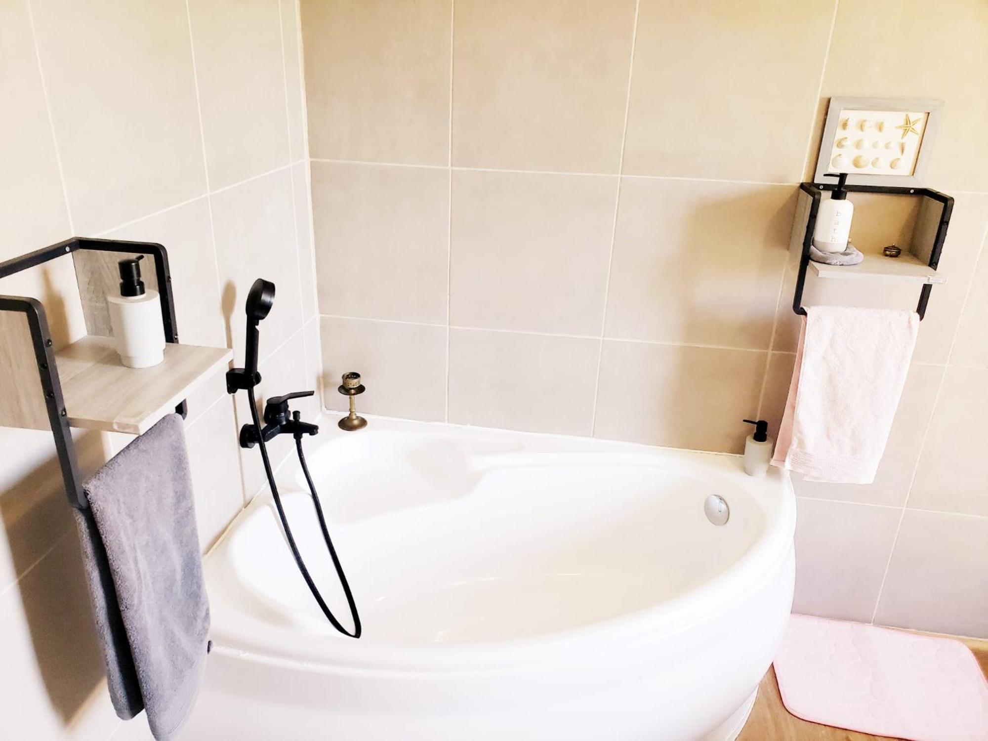 Air Conditioned Residential Suite From 1 To 6 - Bathtubs In Rooms - Self-Arrival - Wifi - Laundry - Parking Avignon Exteriér fotografie