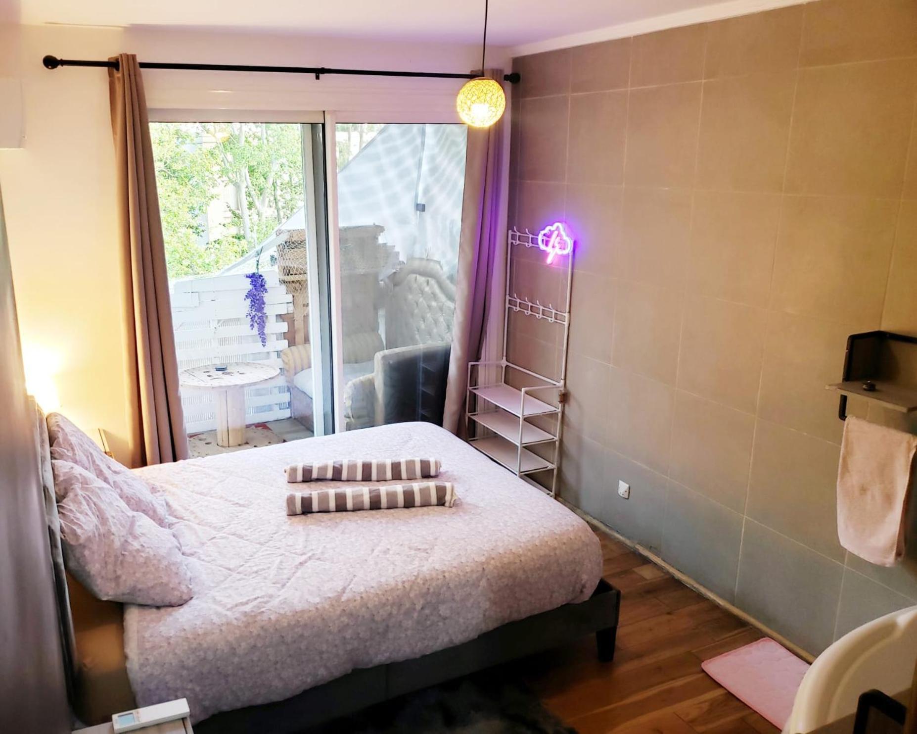 Air Conditioned Residential Suite From 1 To 6 - Bathtubs In Rooms - Self-Arrival - Wifi - Laundry - Parking Avignon Exteriér fotografie